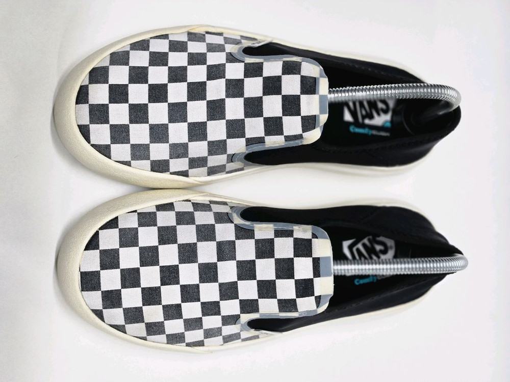 체커보드 슬립온 스니커즈 이미지