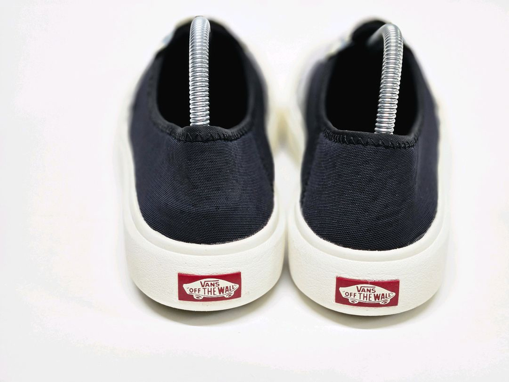 체커보드 슬립온 스니커즈 이미지