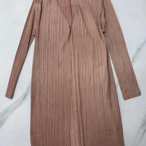 플리츠플리즈 미디 롱 가디건 (새상품) 막스마라마쥬산드로오브제마인타임시스템sj코스폴로미샤버버리프라다구찌샤넬 이미지