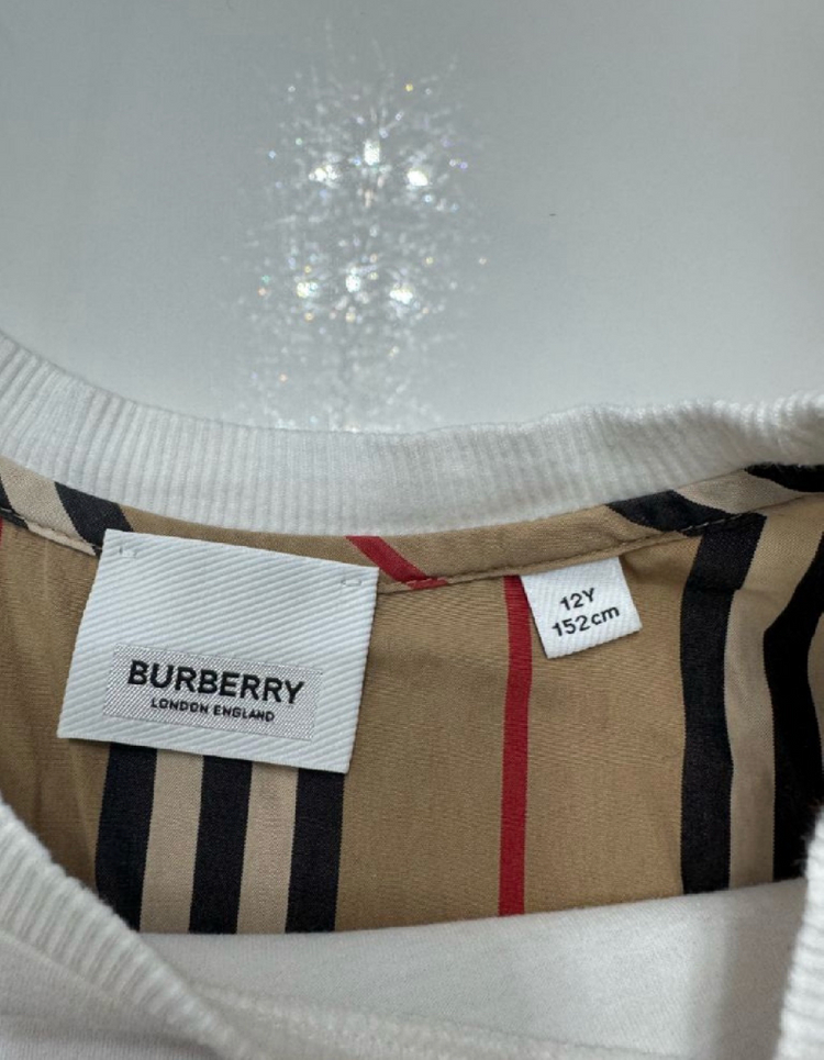 버버리키즈 블라우스반팔티원피스 12y 봉쁘앙리미떼두두msgm몽클스톤타오보보쇼즈구찌펜디프라다디올로디니수어플룸루이스미샤 이미지