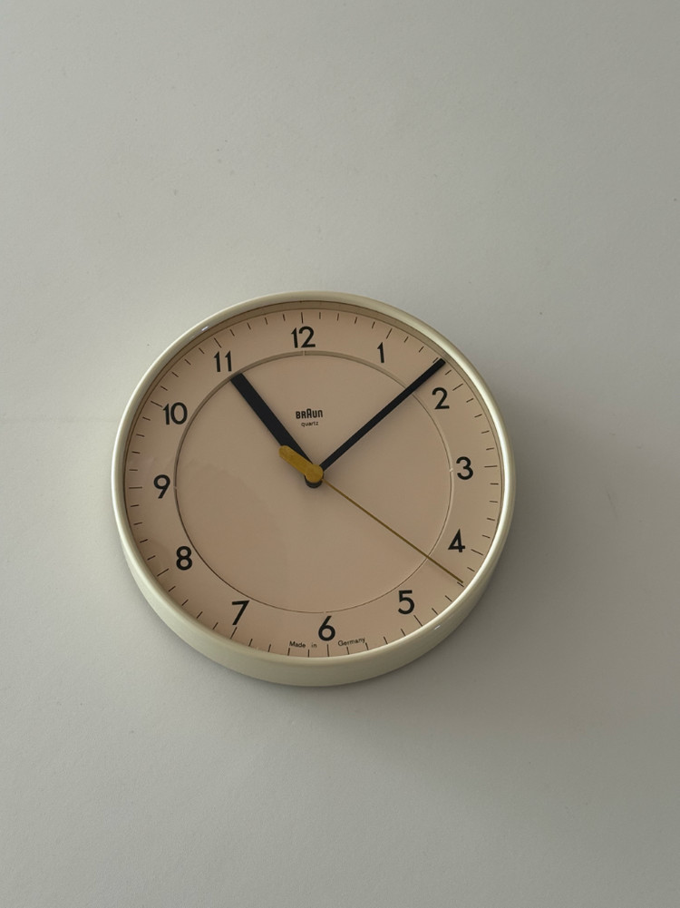 BRAUN 빈티지 벽시계 이미지