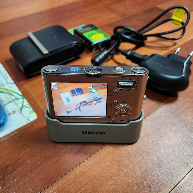 삼성 VLUU NV3 디지털 카메라 빈티지 디카 이미지