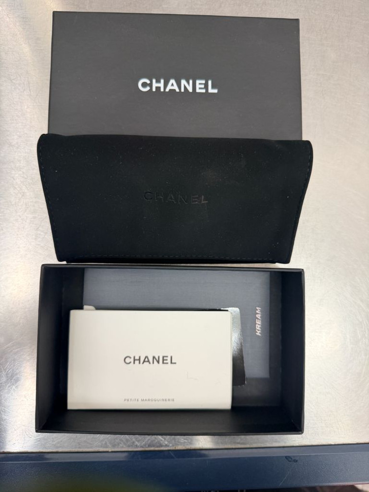 샤넬 클래식 카드지갑 캐비어블랙 이미지