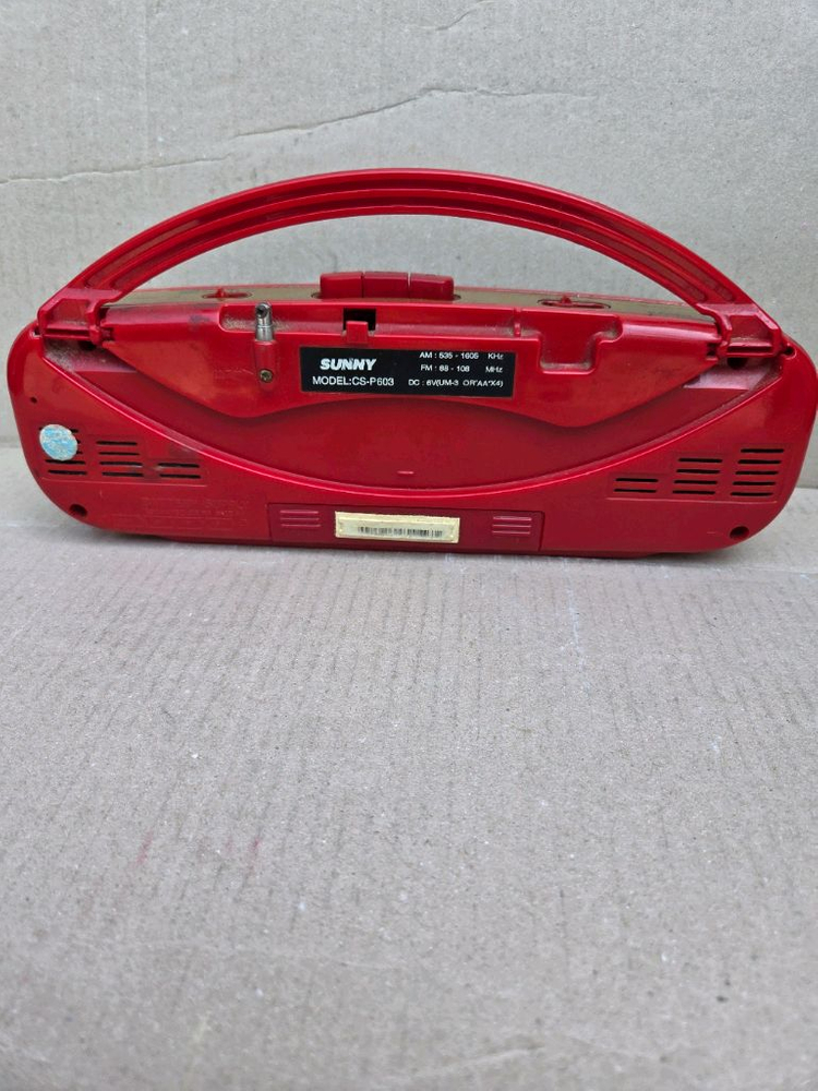 옛날 중소기업 에서 생산된 국산 카세트 라디오 입니다 이미지