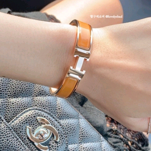 에르메스 클릭아슈pm 팔찌 정품A급(감정O)구찌프라다루이비통디올고야드샤넬셀린느보테가생로랑발렌시아가버버리가방 이미지