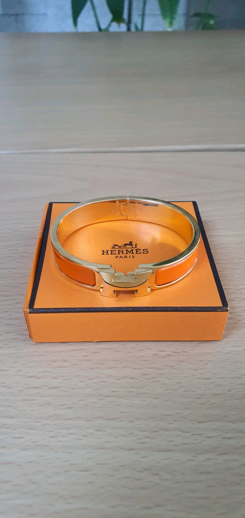 에르메스 클릭아슈pm 팔찌 정품A급(감정O)구찌프라다루이비통디올고야드샤넬셀린느보테가생로랑발렌시아가버버리가방 이미지