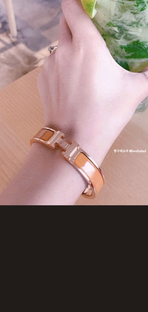 에르메스 클릭아슈pm 팔찌 정품A급(감정O)구찌프라다루이비통디올고야드샤넬셀린느보테가생로랑발렌시아가버버리가방 이미지