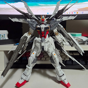 MG EX임펄스 건담+ 메뉴버 스트라이커 도색작 판매합니다. 건담/건프라/프라모델 이미지