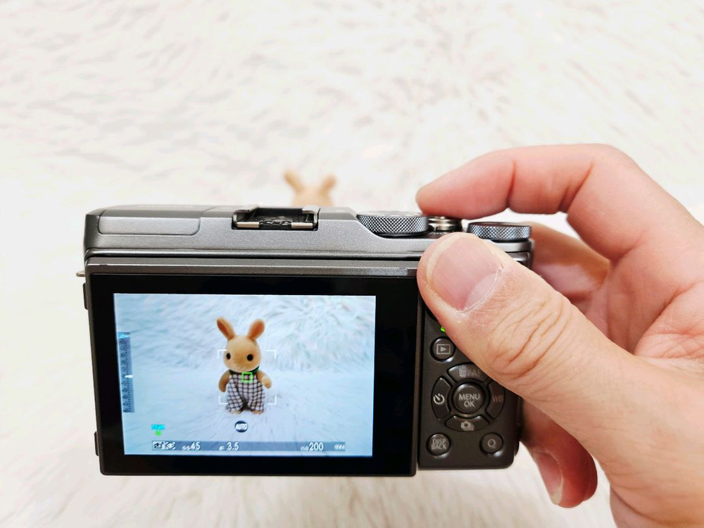 [민트급] 후지필름 X-A5 미러리스, 디카, 디지털 카메라, 티타늄컬러 이미지