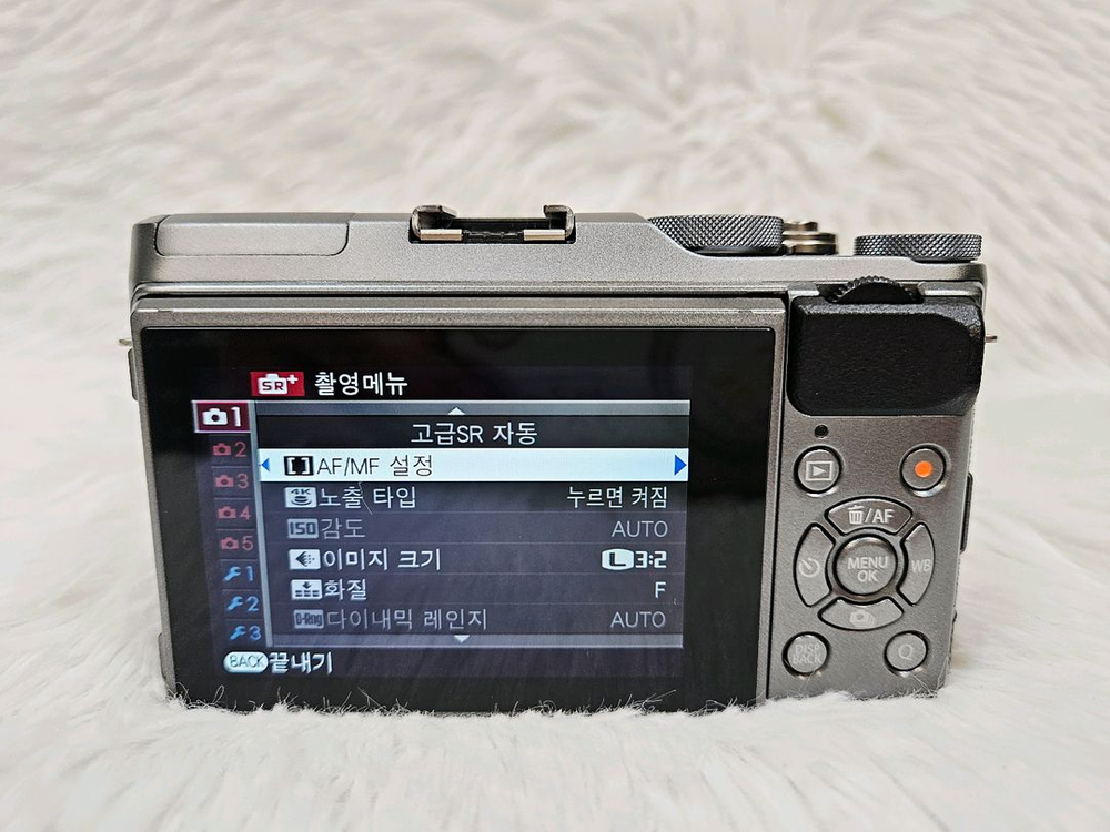 [민트급] 후지필름 X-A5 미러리스, 디카, 디지털 카메라, 티타늄컬러 이미지