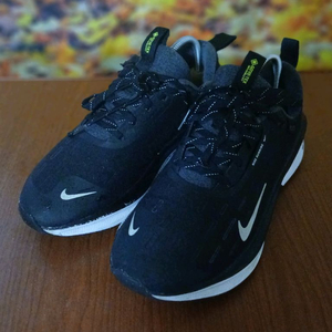 나이키 인피니티 런4 고어텍스 240 이미지