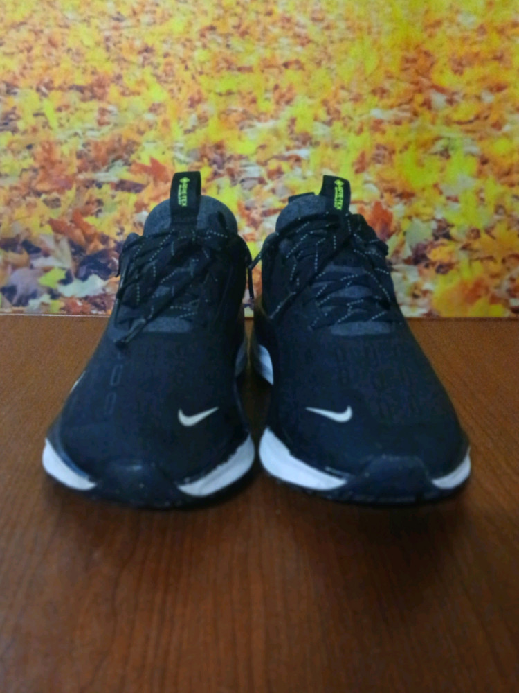 나이키 인피니티 런4 고어텍스 240 이미지