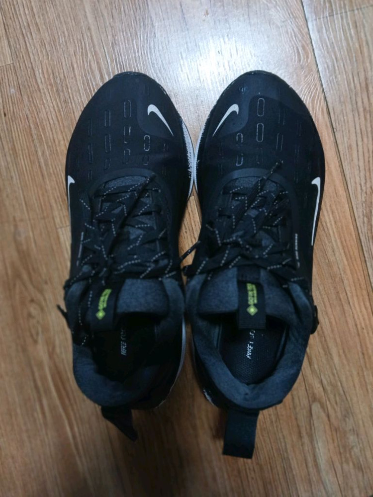 나이키 인피니티 런4 고어텍스 240 이미지