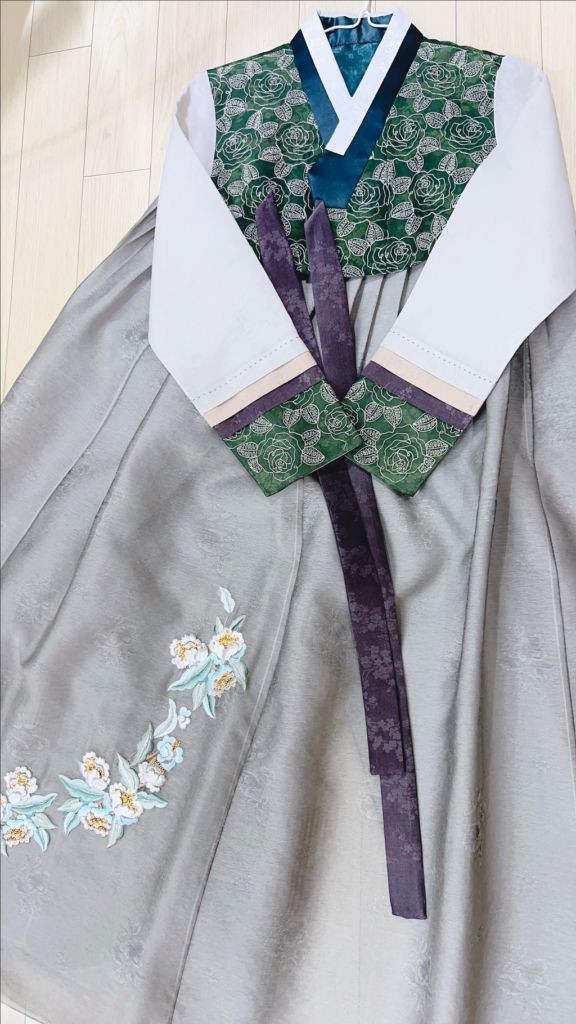 여성한복 66사이즈 팔아요 이미지