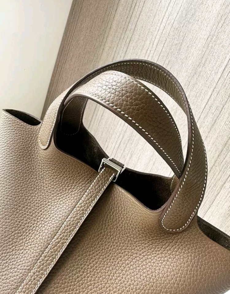 새상품 에르메스 올수공 정가죽사용 피코탄18 에토프은장 이미지