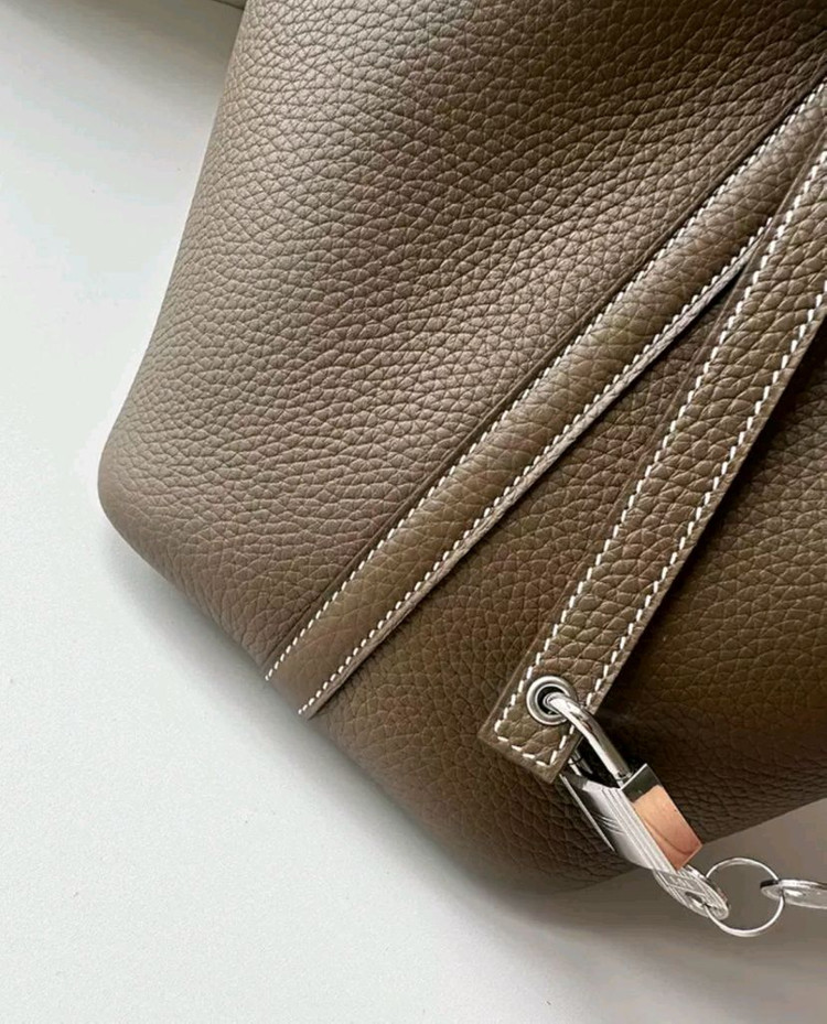 새상품 에르메스 올수공 정가죽사용 피코탄18 에토프은장 이미지