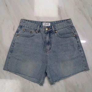 [새상품급 여성용] 셀린느 데님 청 반바지 S 160/64A 사이즈 루이비통 샤넬 구찌 펜디 프라다 에르메스 디올 이미지