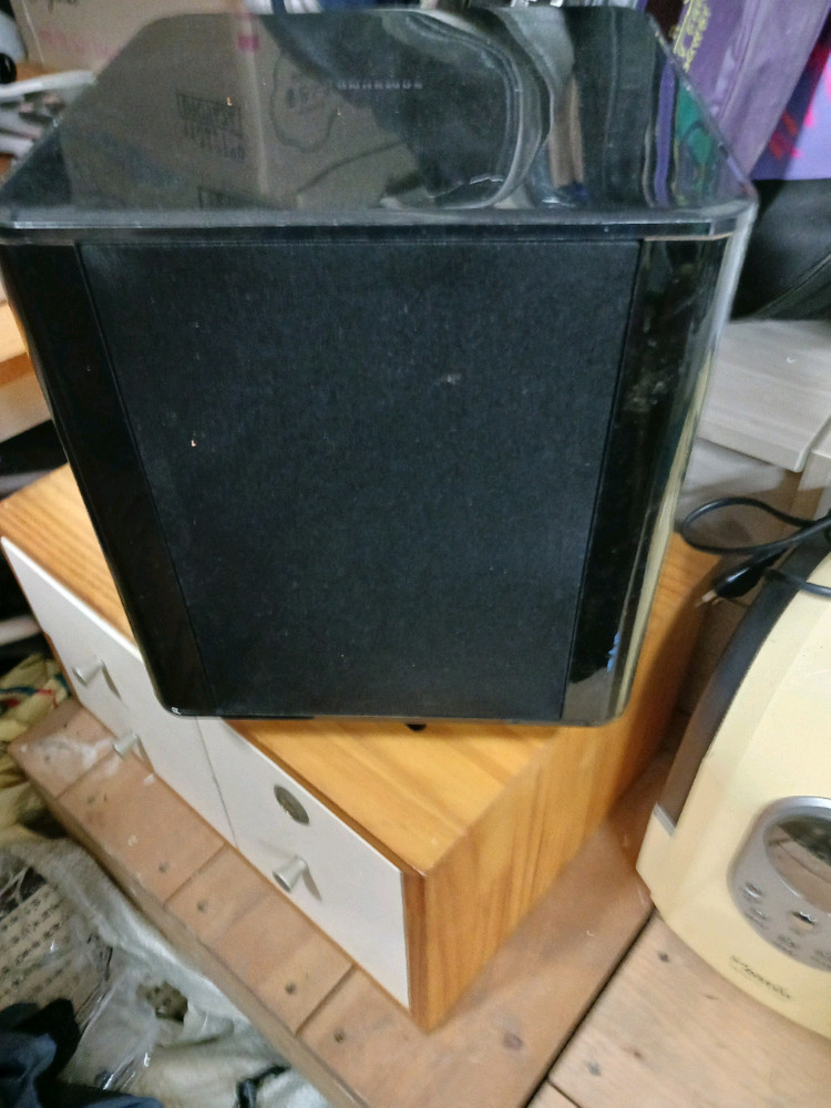 삼성 우퍼스피커 이미지