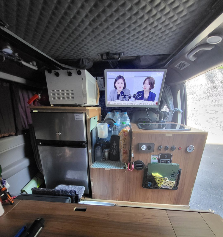 그랜드스타렉스 3인승 캠핑카 (11인승 구조변경) 이미지