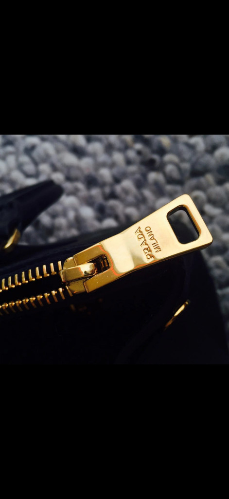 프라다 사피아노 럭스 토트백 가방 블랙 (이탈리아 매장 구입 정품 / 상태 최상) 이미지