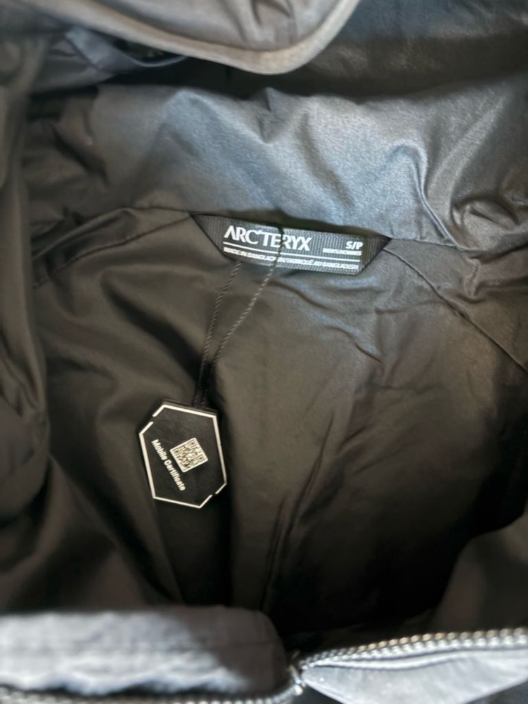 마지막 급처 아크테릭스 아톰 후디s사이즈 블랙 거의 새상품 판매 이미지