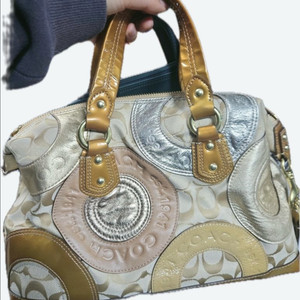 COACH 코치 시그니처 숄더백 가방 토트백 이미지