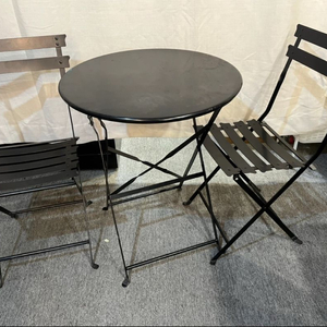 블랙 철제 접이식 테이블 의자 2개 일괄 판매합니다 이미지