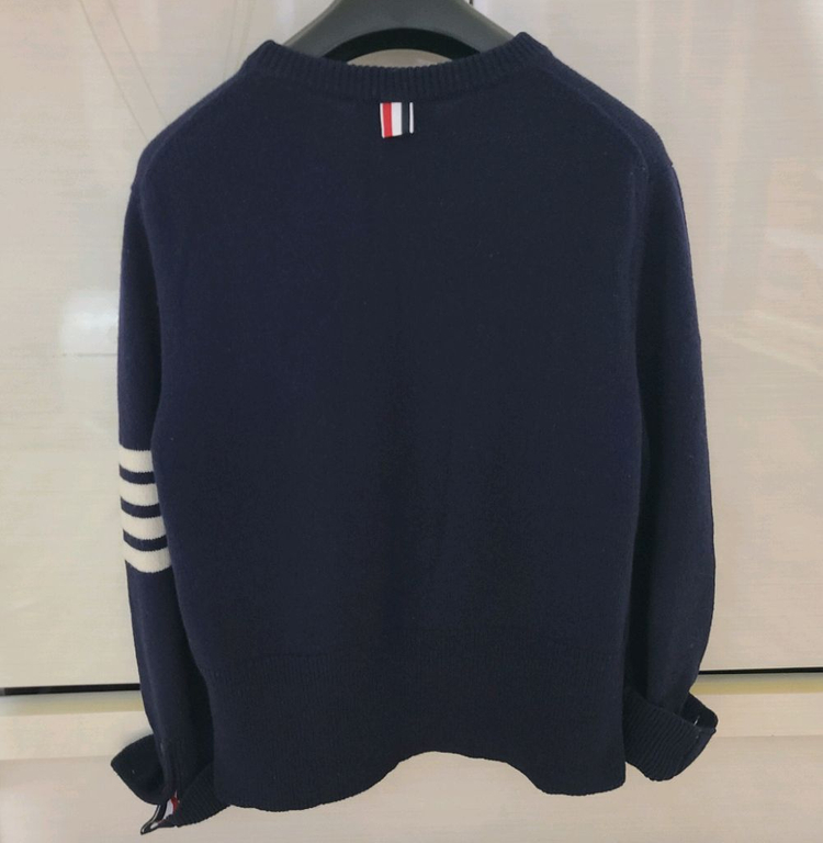 톰브라운 셰틀랜드 니트 명품 가디건맨투맨패딩자켓구찌루이비통프라다디올셀린느에르메스로로피아나 이미지