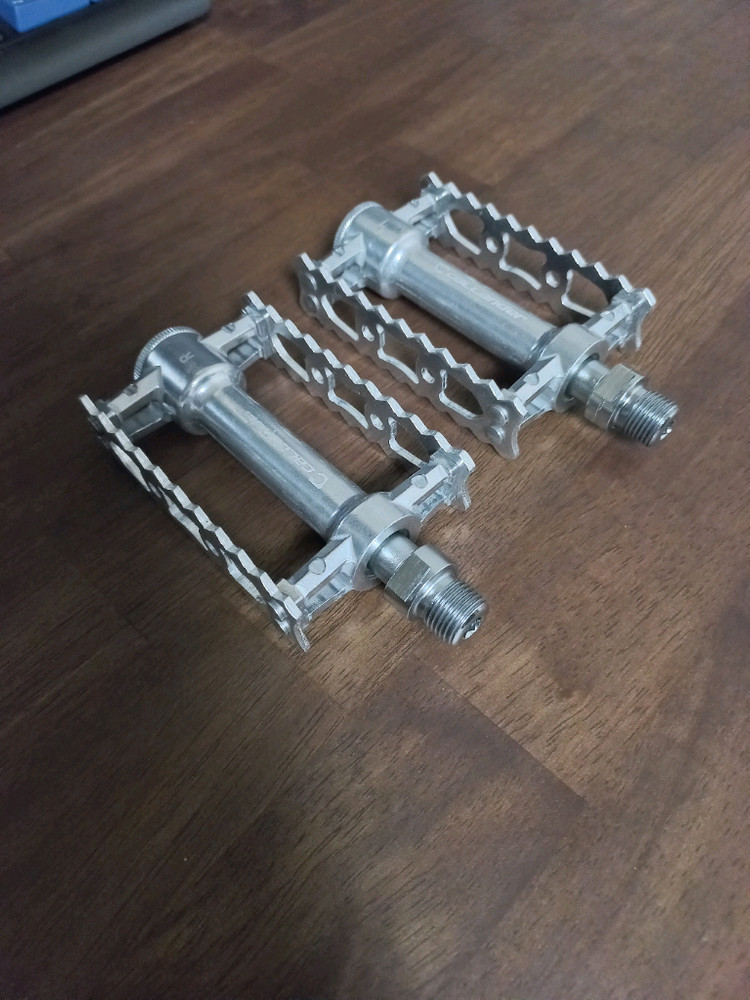 자전거 페달 이미지