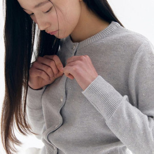 아일 aisle 에센셜 시퀸 가디건 그레이 이미지