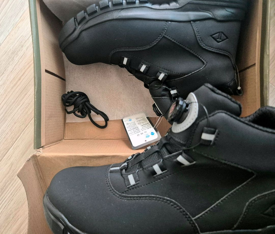 다이얼 안전화겸 등산화 이미지