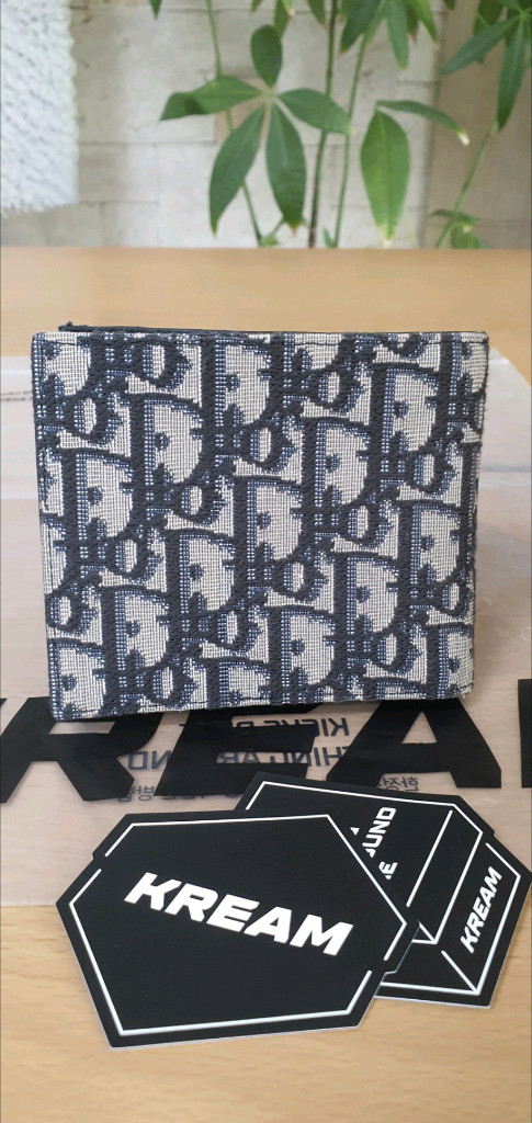 디올 오블리크 반지갑/지갑 정품S급(구매내역O)구찌프라다루이비통디올고야드샤넬셀린느보테가생로랑발렌시아가버버리가방 이미지