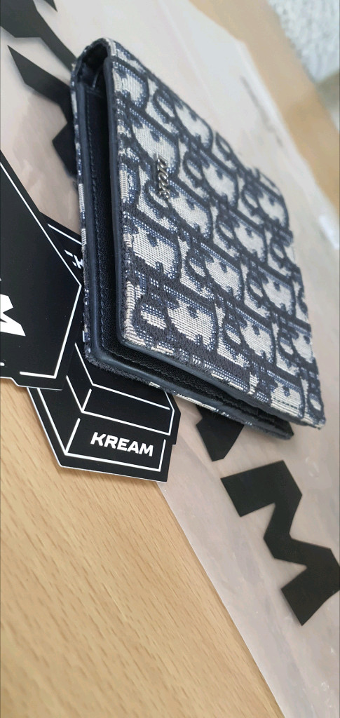 디올 오블리크 반지갑/지갑 정품S급(구매내역O)구찌프라다루이비통디올고야드샤넬셀린느보테가생로랑발렌시아가버버리가방 이미지