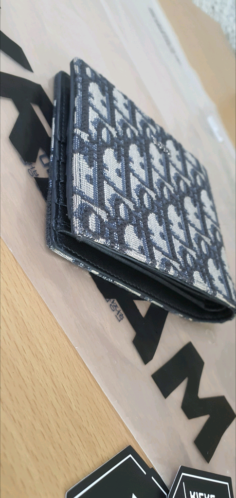 디올 오블리크 반지갑/지갑 정품S급(구매내역O)구찌프라다루이비통디올고야드샤넬셀린느보테가생로랑발렌시아가버버리가방 이미지