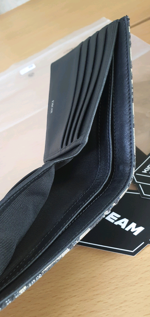 디올 오블리크 반지갑/지갑 정품S급(구매내역O)구찌프라다루이비통디올고야드샤넬셀린느보테가생로랑발렌시아가버버리가방 이미지