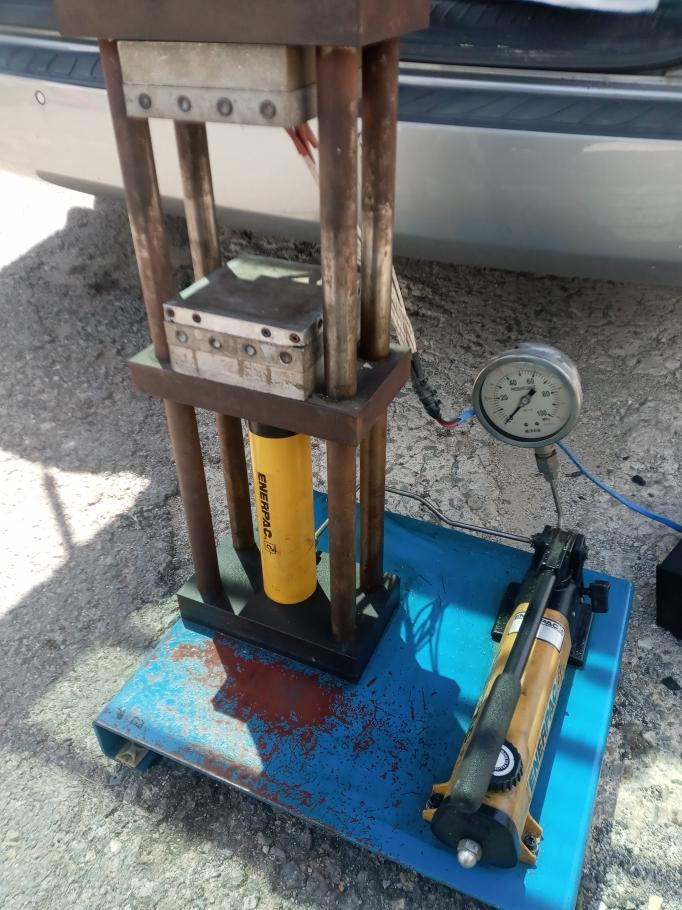 오래된 ENERPAC 실험실용 핸드 유압 프레스 10톤 이미지