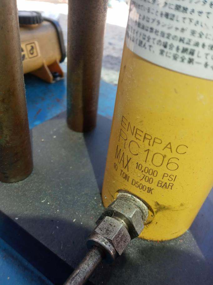 오래된 ENERPAC 실험실용 핸드 유압 프레스 10톤 이미지