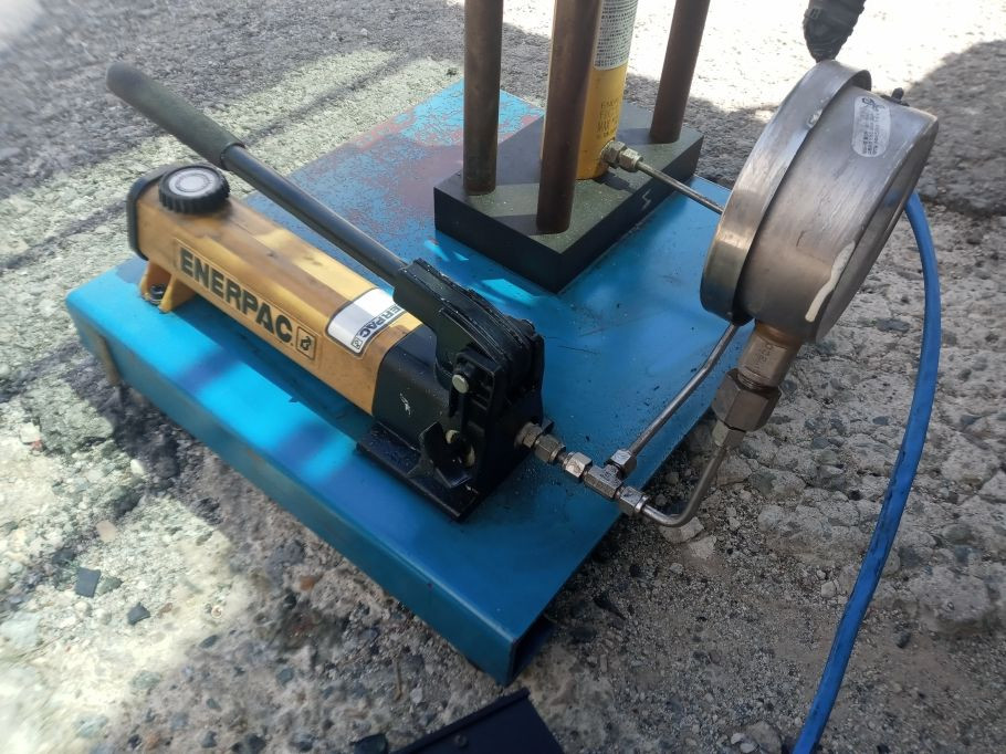 오래된 ENERPAC 실험실용 핸드 유압 프레스 10톤 이미지