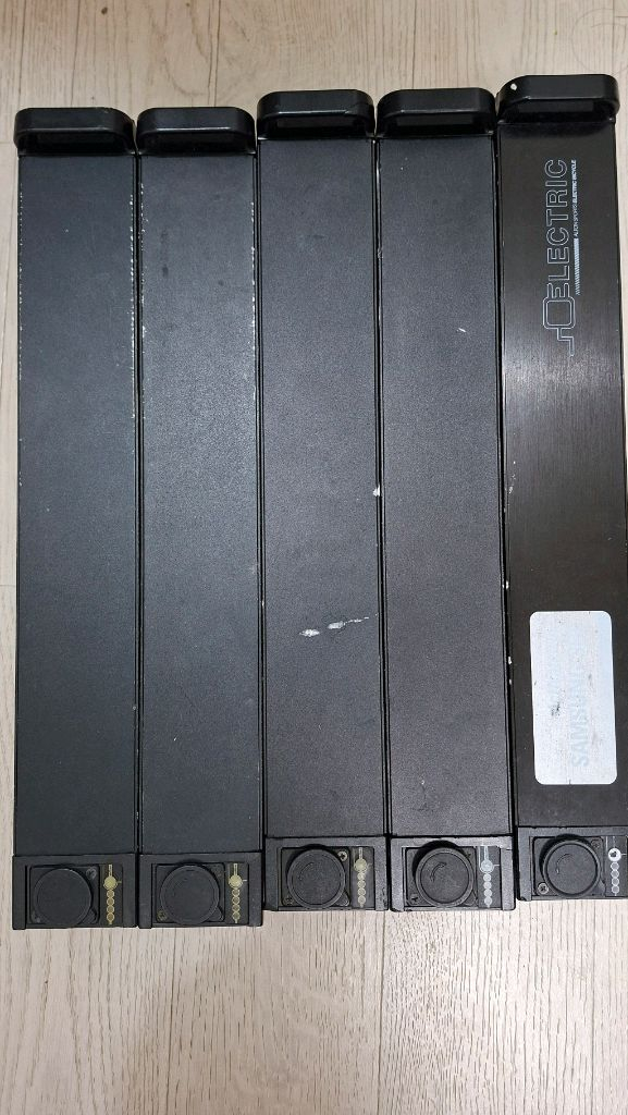 알톤전기자전거 배터리 완충시 41.7v 3개 41.6v 1개 40.8v 1개 각 20만원 전기자전거충전기4만원 이미지