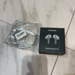 갤럭시 버즈4 프로 미개봉 이미지