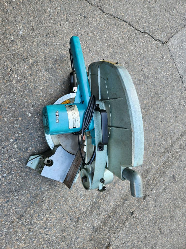 일제 마끼다 45도 14인치 알미늄 목재 각도절단기 이미지