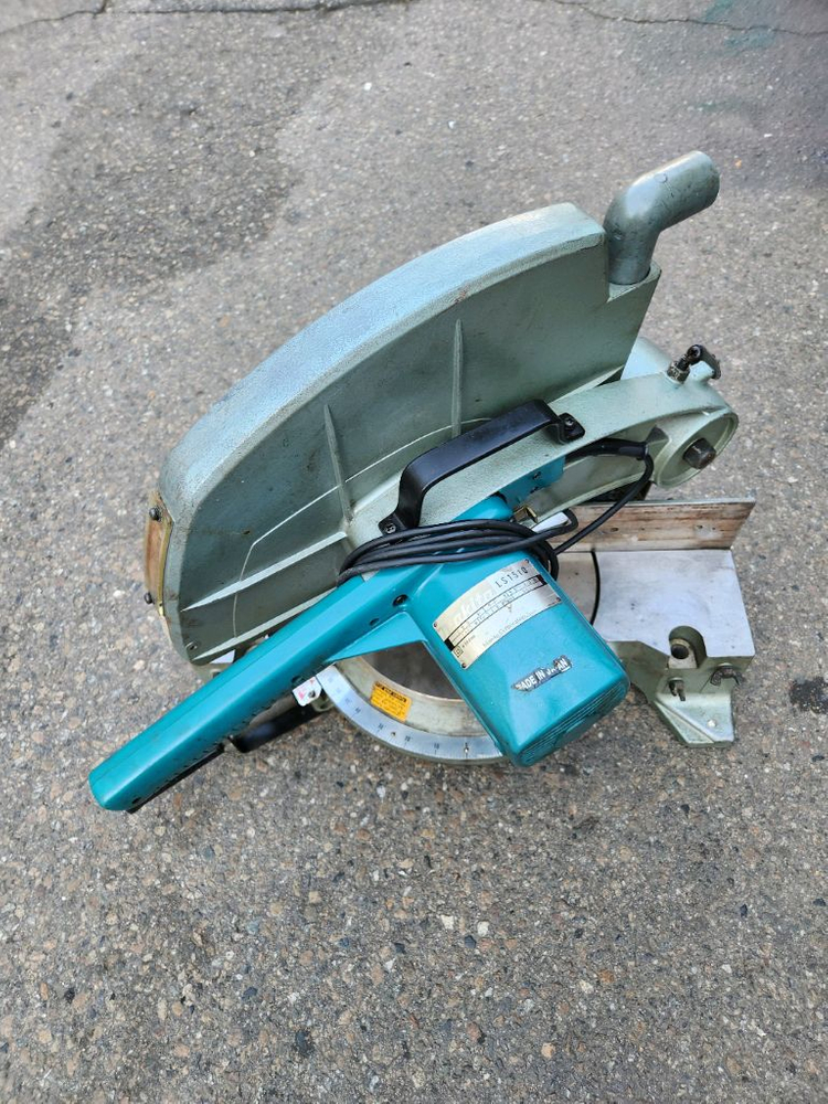 일제 마끼다 45도 14인치 알미늄 목재 각도절단기 이미지