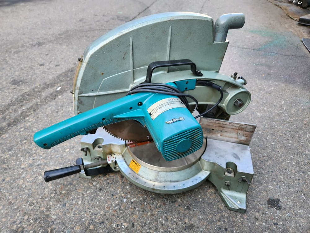 일제 마끼다 45도 14인치 알미늄 목재 각도절단기 이미지