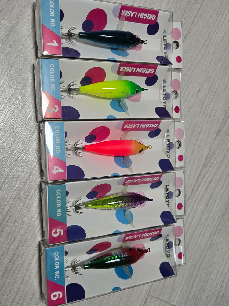 쭈꾸미/갑오징어 낚시 필수템! 수평 에기 5종 세트 (야광/73mm) 이미지