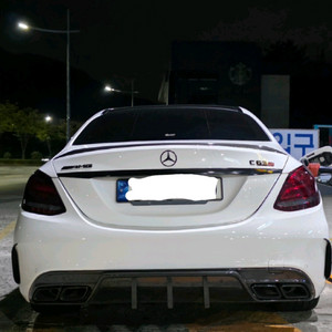 W205 C63AMG 세단 순정 카본스포일러 이미지