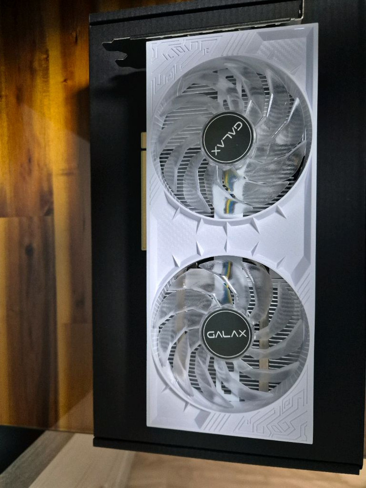 RTX 4060 Ti 8G GALAX 화이트 그래픽카드 이미지