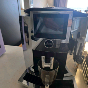 유라 Jura S8 전자동 커피머신 크롬 색상 해외 직구 이미지