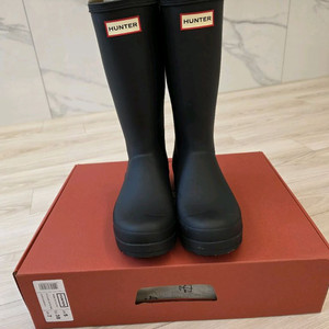 헌터 우먼스 플레이 톨 레인부츠 블랙 240 이미지