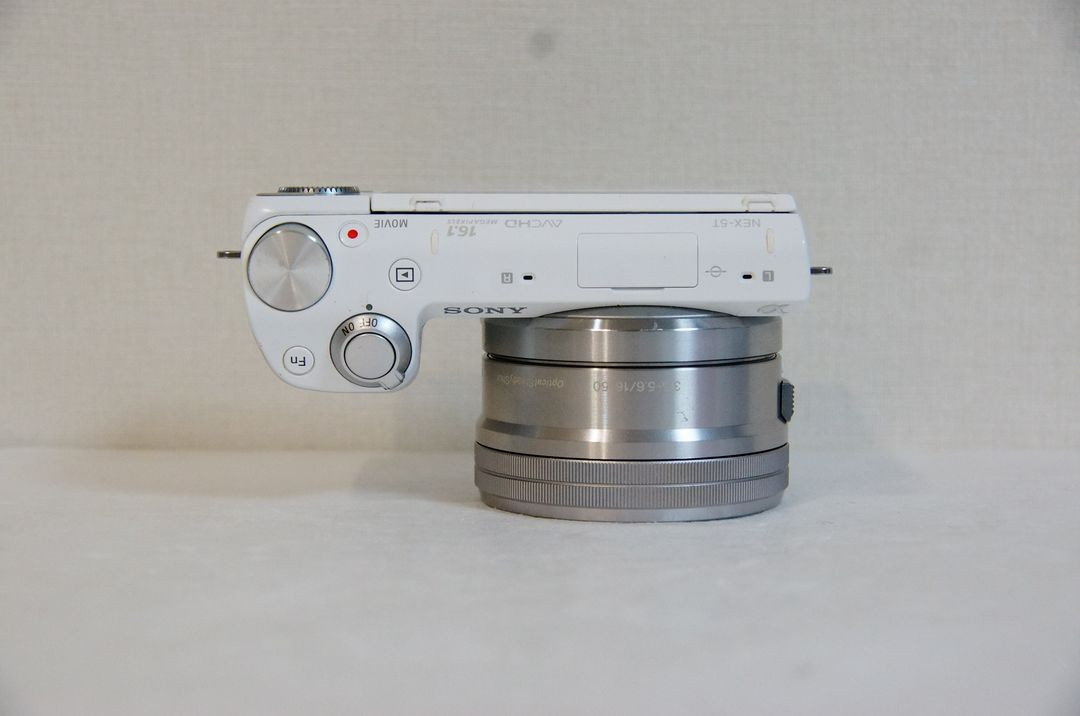 [소니] NEX-5T 화이트 미러리스카메라팝니다.(4,043컷) 이미지