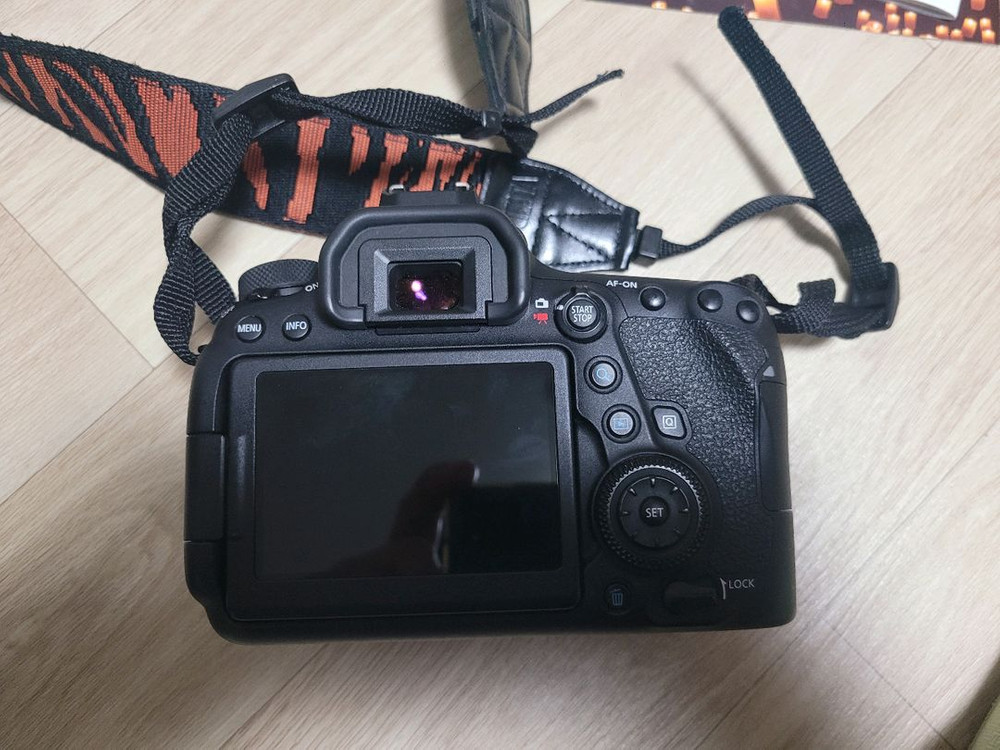 캐논 6D Mark 2(육두막) 바디 이미지